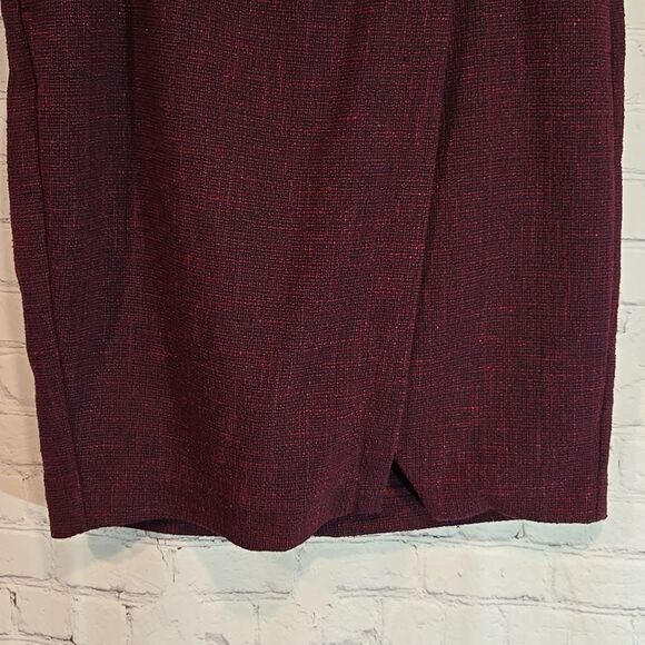 Banana Republic Factory burgundy skirt size 4 - Picture 3 of 8